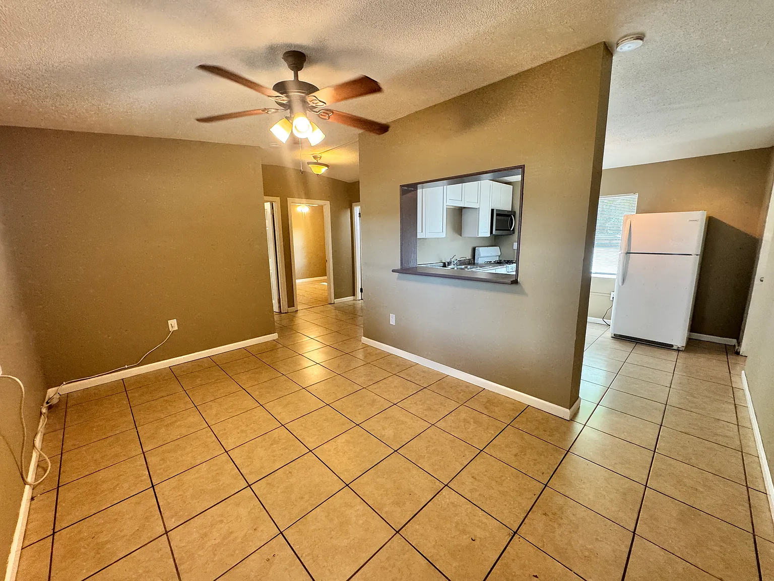 Unfurnished 2 Beds 2 Baths In Eustis — Photo 3
