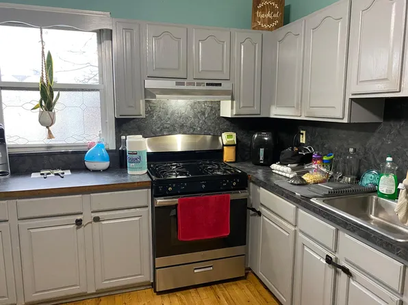 39 Graham St, Jersey City, NJ 07307