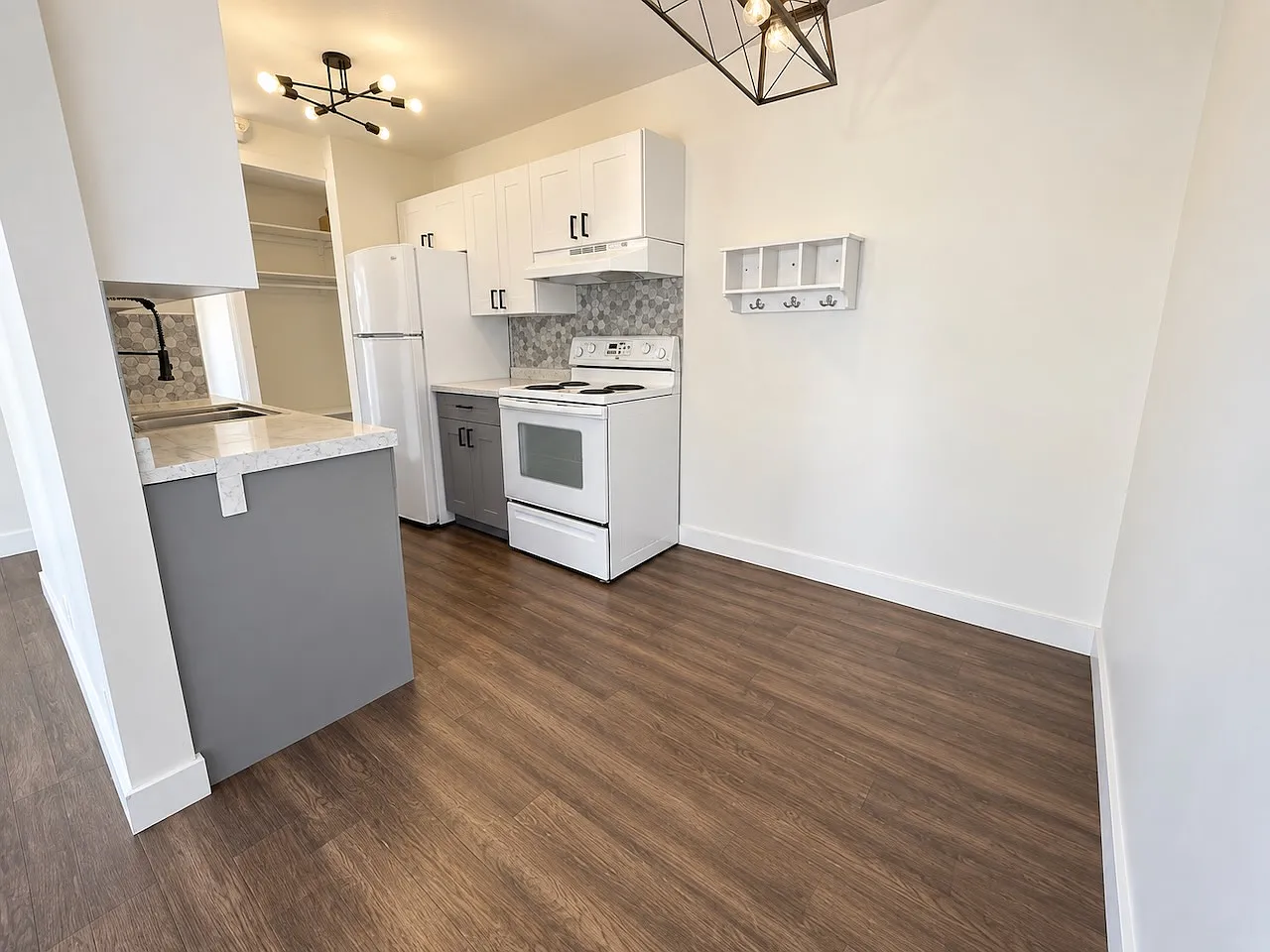 Oliver 2 Bed 1 Bath with Balcony Condo For Rent Edmonton — Photo 3