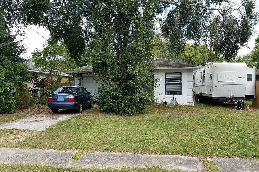 1st image of 410 Slumber Ln