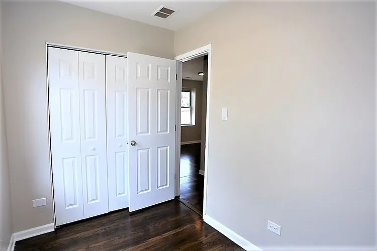 3517-21 W Grace St #1W — Photo 5