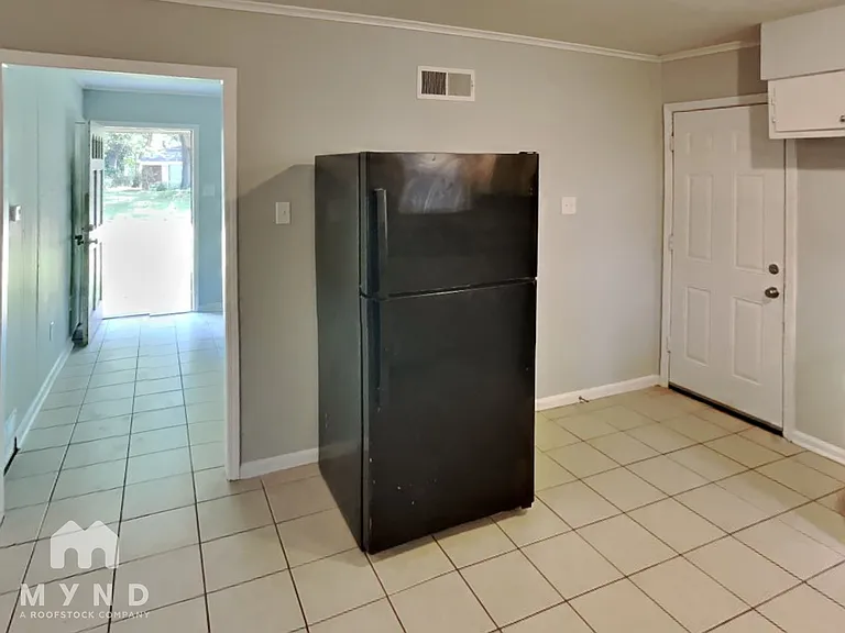 2535 Eastbrook Dr — Photo 6