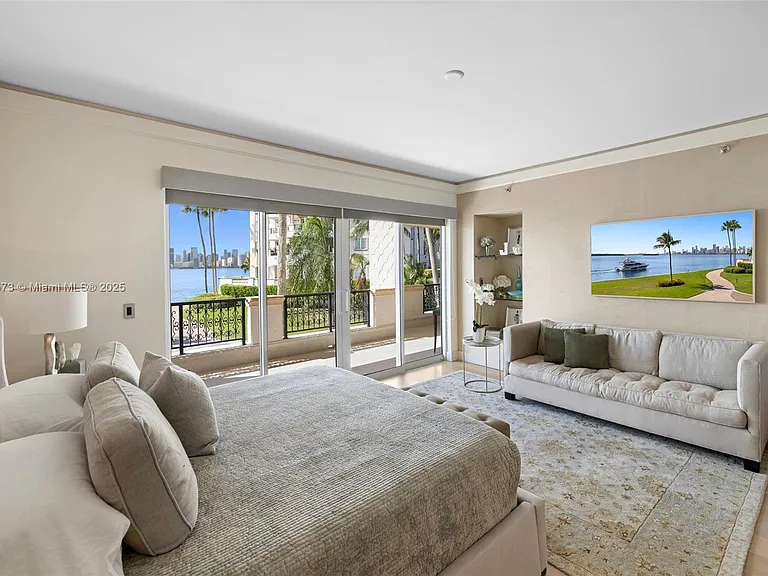 4924 Fisher Island Dr #4924 — Photo 35
