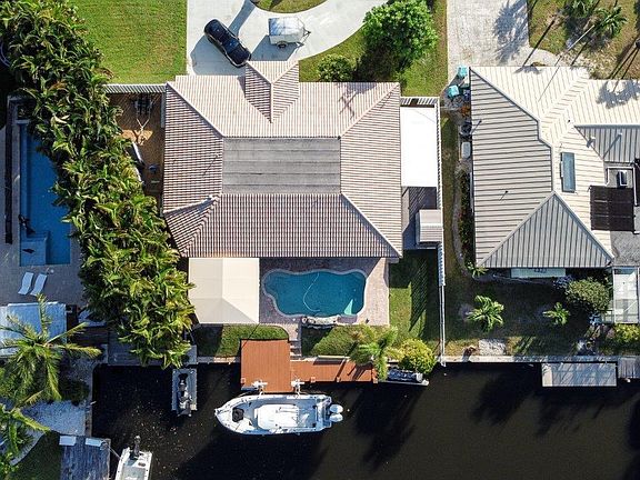 2nd image of 929 Brookdale Drive