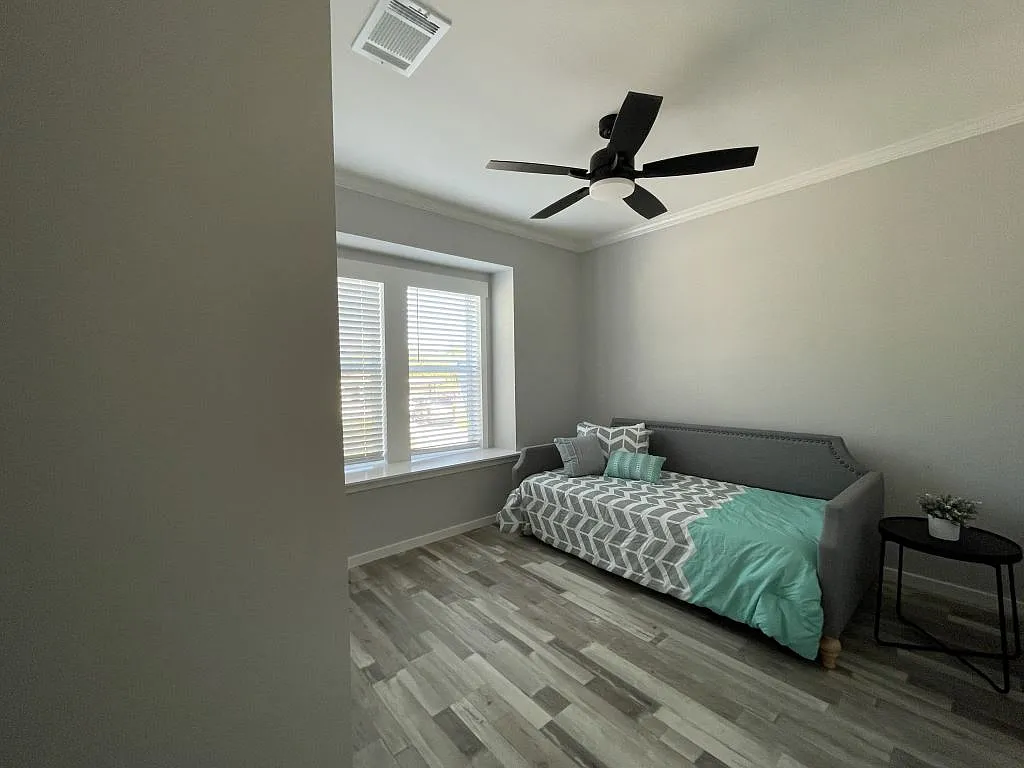 2 bed, 2.0 bath, 1564 sqft, $1,849 — Photo 3