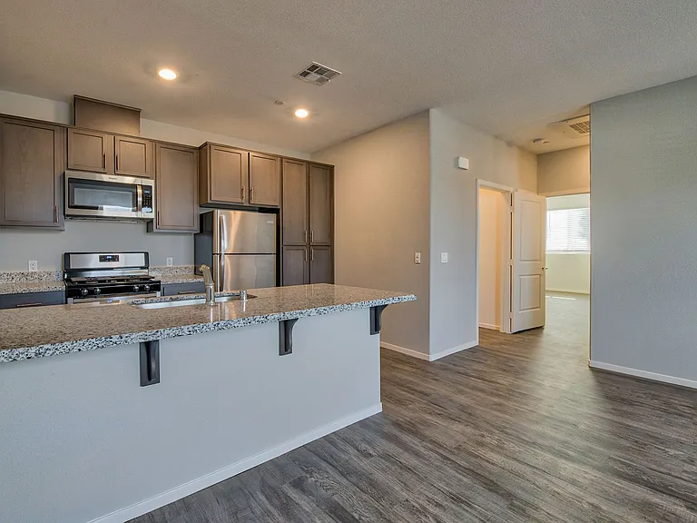1525 G Ave — Photo 6