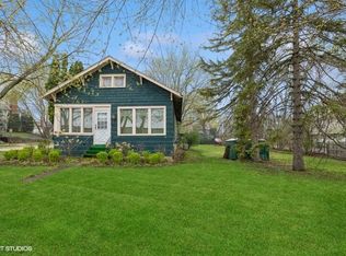 203 5th St, Libertyville, IL