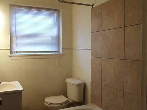 4th image of 3304 E Douglas Ave APT 202