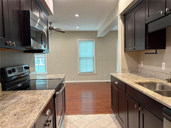 4th image of 6 Walnut St #2
