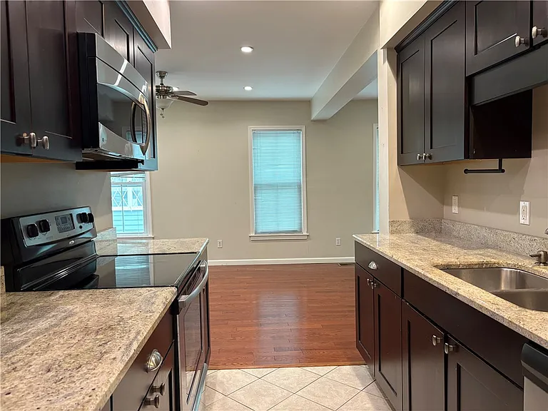 6 Walnut St #2 — Photo 4