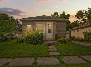 513 8th Ave SE, Waseca, MN 56093