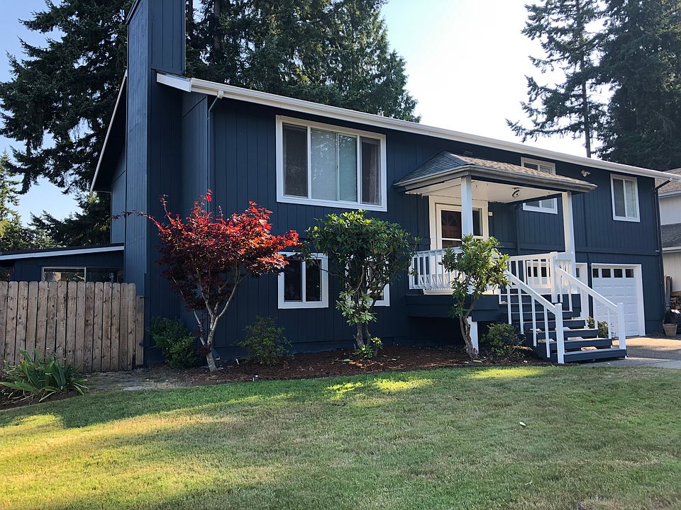 1st image of 4028 SE Castlewood Dr