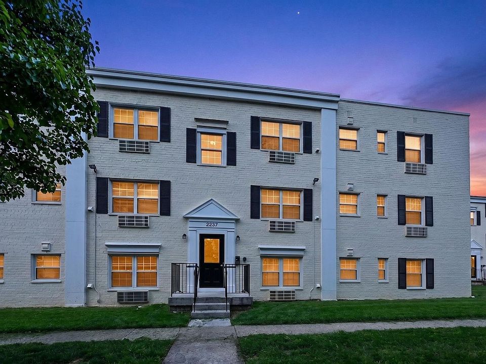 1st image of 2237 Farrington Ave