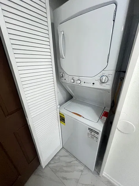 2 bed, 1000 sqft, $2,650 — Photo 3