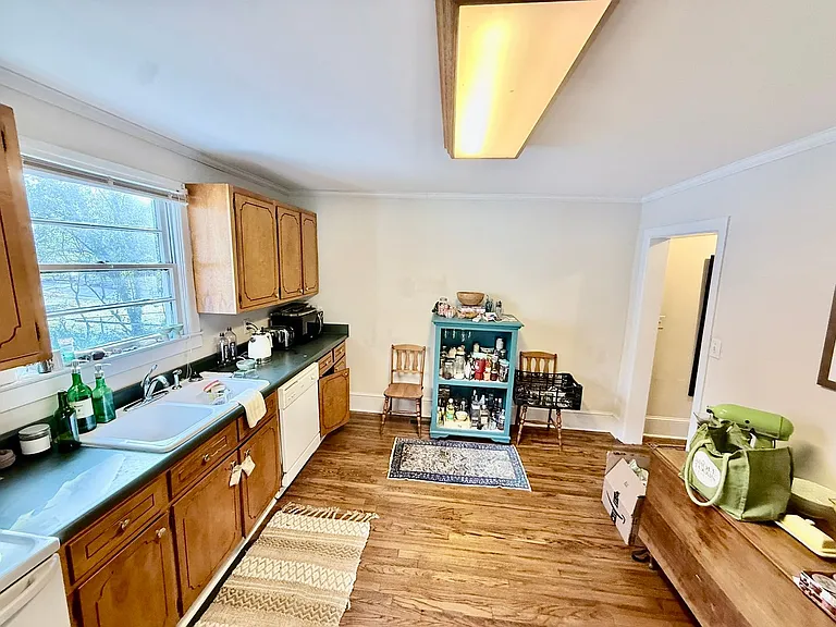 195 Barrow St — Photo 12