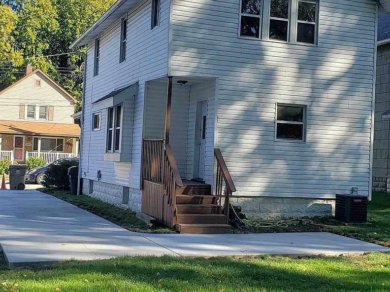 430 Keenan Ave — Photo 3