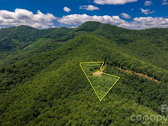 5th image of 222 Hidden Ridge Dr