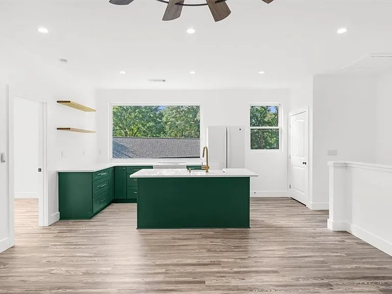 1871 Dyer Cir — Photo 17