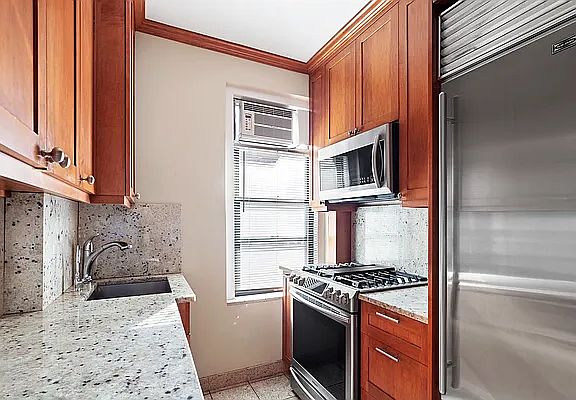 5th image of 130 E 94th St APT 7B