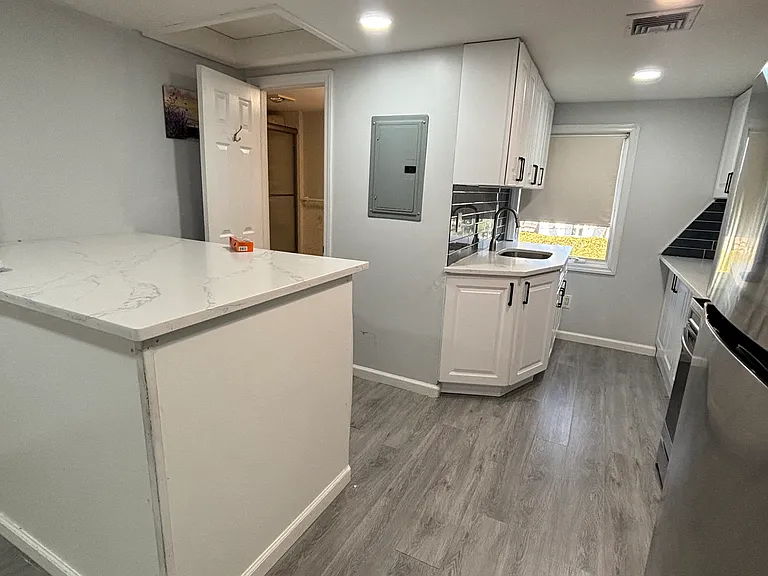 Susan Dr — Photo 6