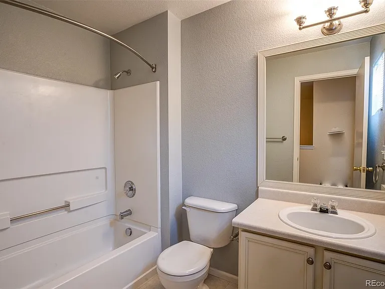 6065 Ensemble Hts — Photo 15