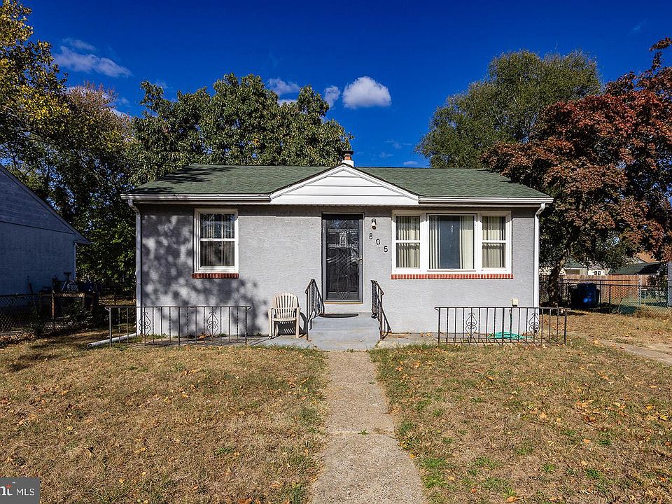 1st image of 805 Woodlawn Ave