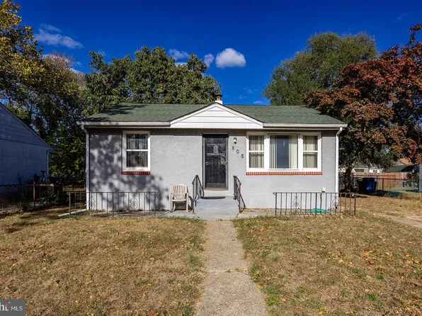 805 Woodlawn Ave, National Park, NJ 08063
