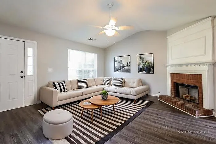 109 Crossview Dr — Photo 3