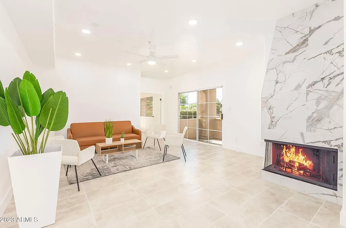 2 bed, 1123 sqft, $2,600 — Photo 1