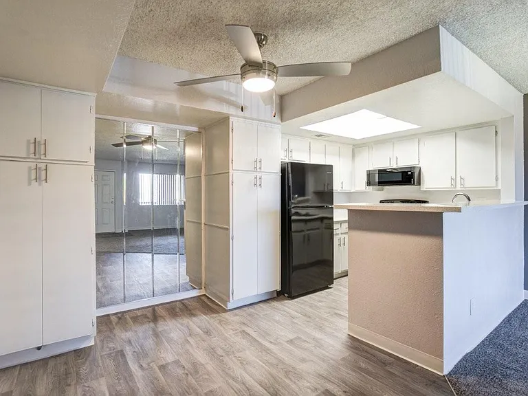 Avalon Hills — Photo 18