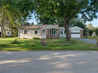 3 2nd St, Coventry, RI 02816