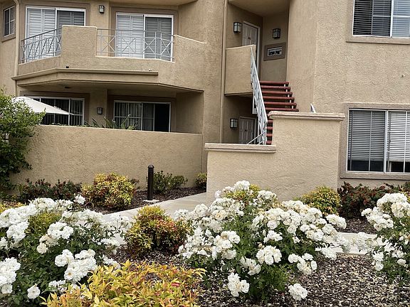 2nd image of 23615 Del Monte Dr Unit 342