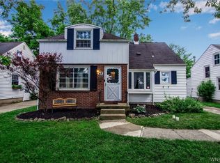 45 Canterbury Ct, Amherst, NY 14226