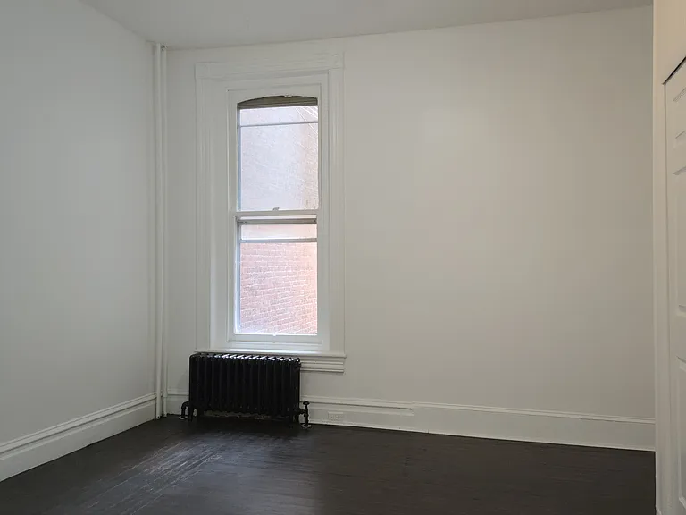 1034 W Walnut St #1 — Photo 9