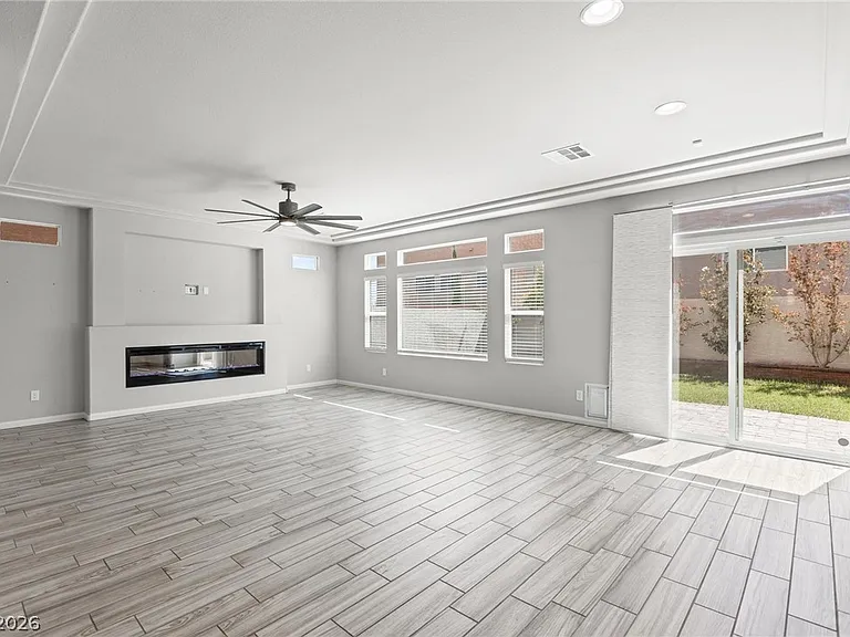 10116 Cascadia Creek St — Photo 14