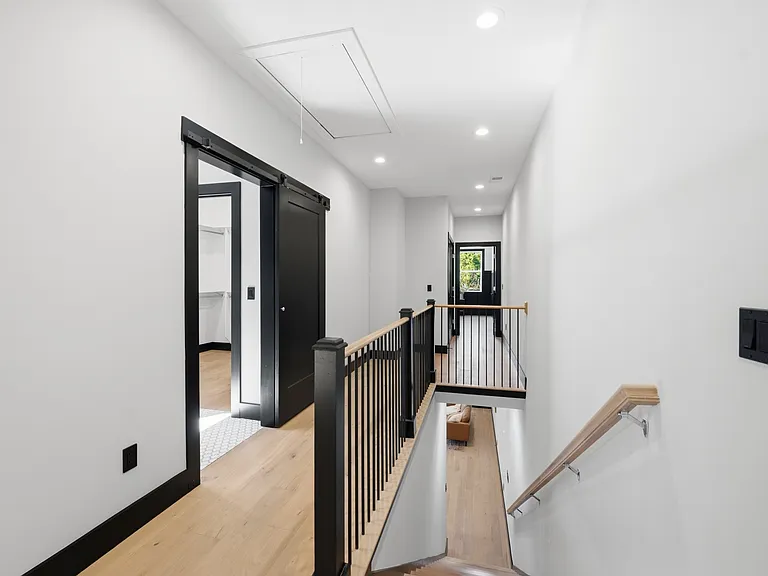 1712 Straightway Ave — Photo 22