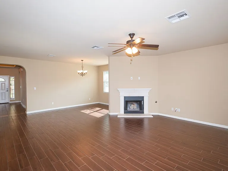 1078 Sussex Way — Photo 5