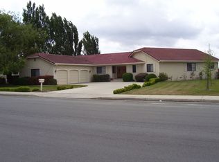 200 Kane Dr, Hollister, CA