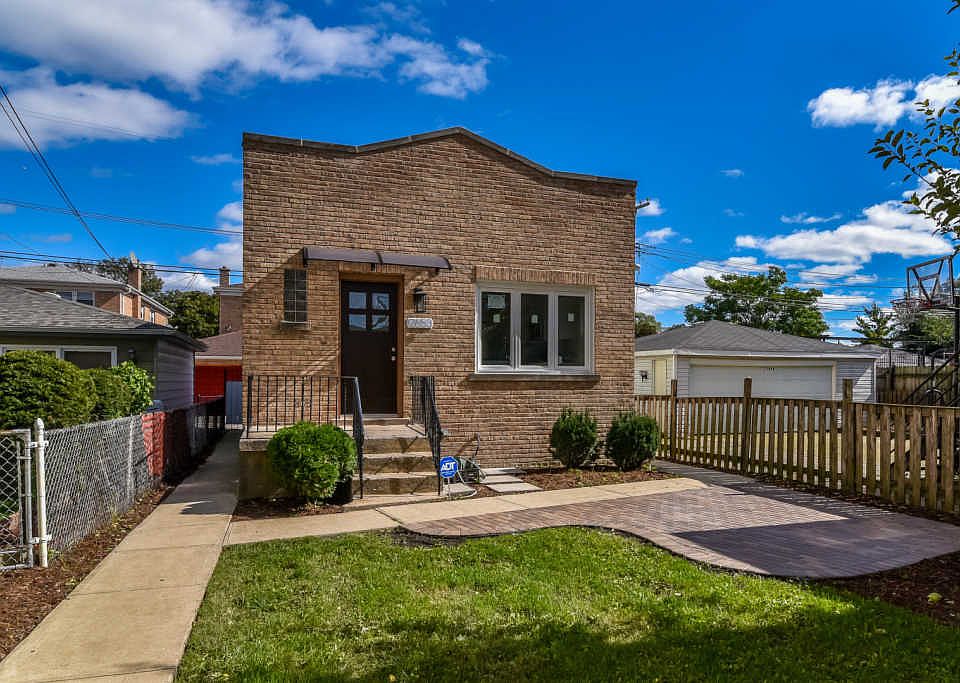 1st image of 2653 N Melvina Ave