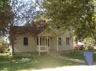 413 N Monroe St, Gardner, IL 60424