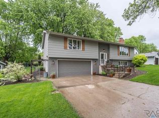 4405 S Ash Grove Ave, Sioux Falls, SD 57103