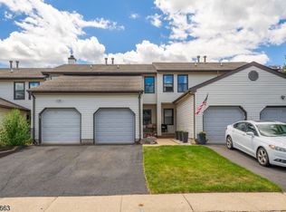 828 Poplar Ct, Flemington, NJ 08822