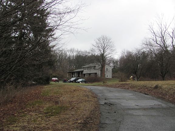 Exterior Neighborhood (street photo)