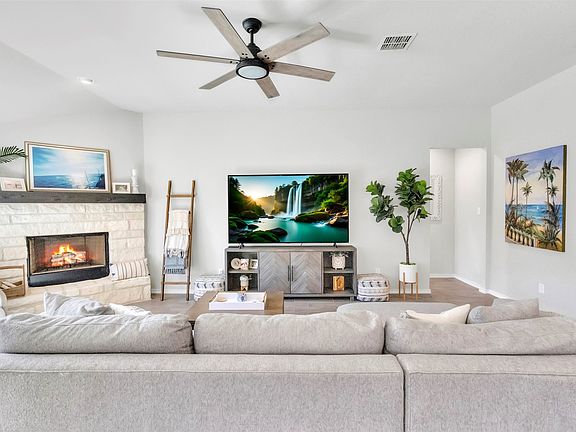 2nd image of 3745 Maroon Creek Rd