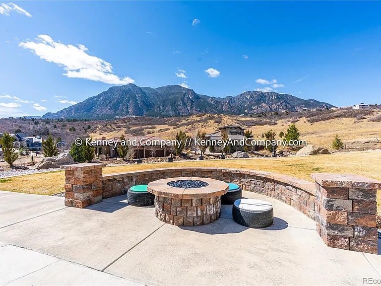 6438 Farthing Dr — Photo 47