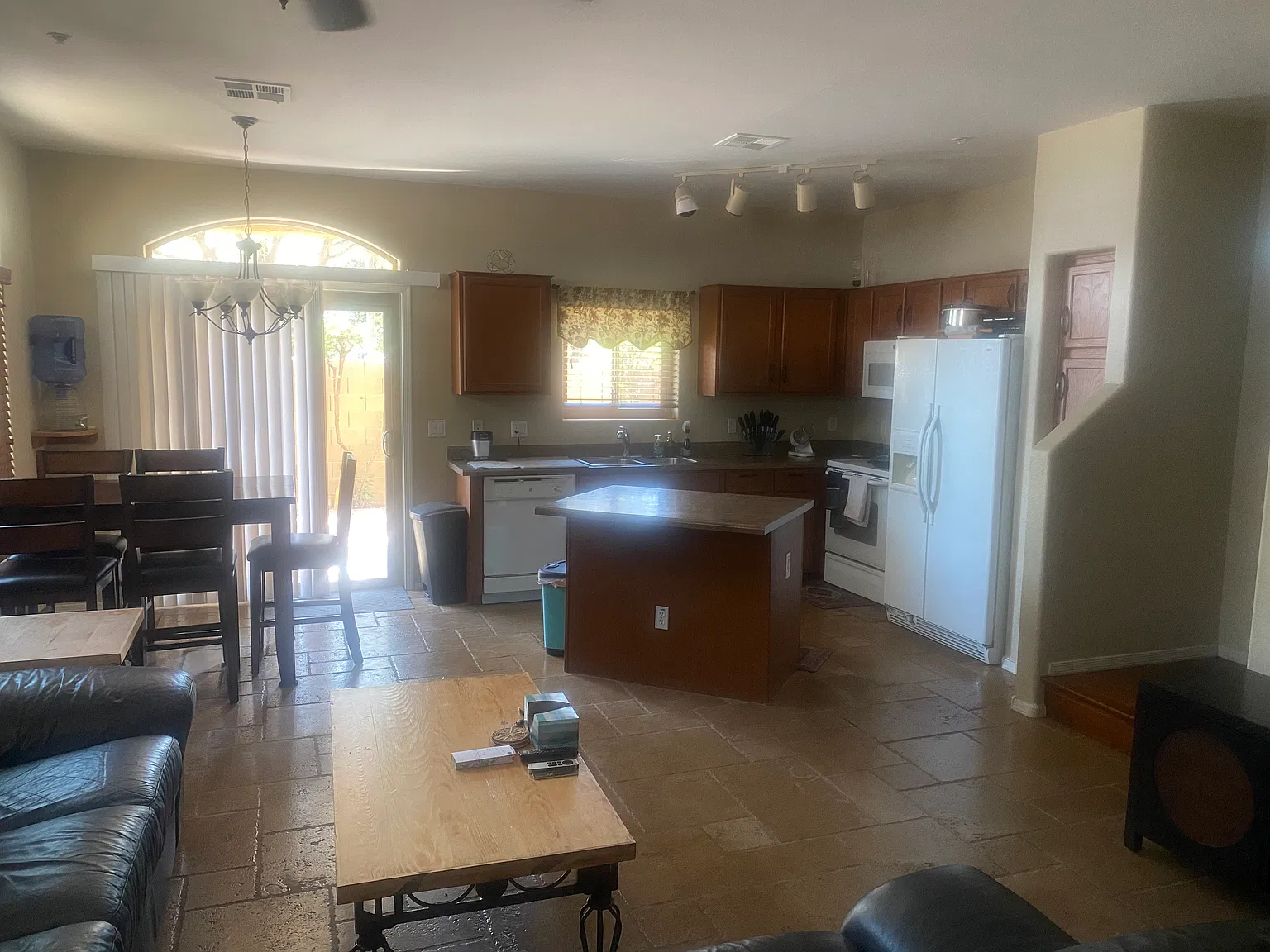 3 bed, 2.5 bath, 1439 sqft, $850 — Photo 2