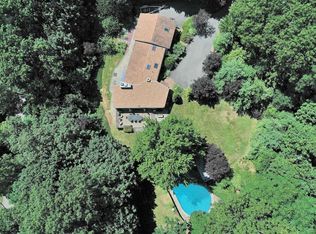 22 Pine Rd, Syosset, NY 11791