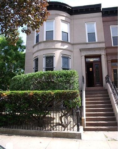 1st image of 218 Midwood St