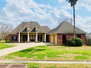 4747 Evergreen Dr, Port Allen, LA 70767
