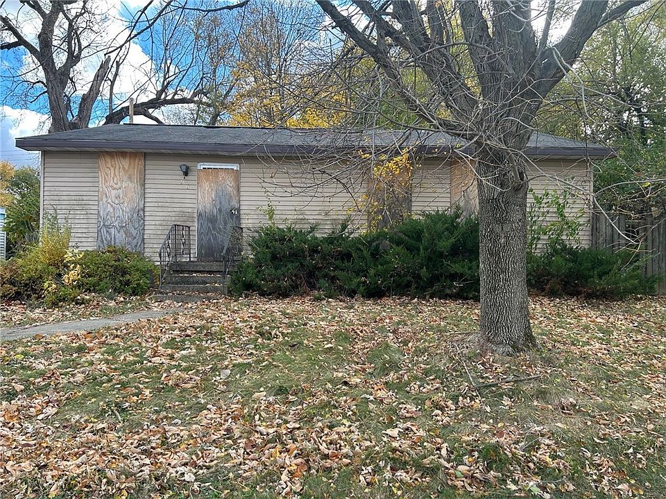 2nd image of 90 Webster Ct